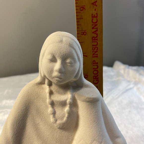 Vintage Woman Sitting White Pottery Figurine, 8.5” Length & 8.5” Tall - Picture 5 of 6